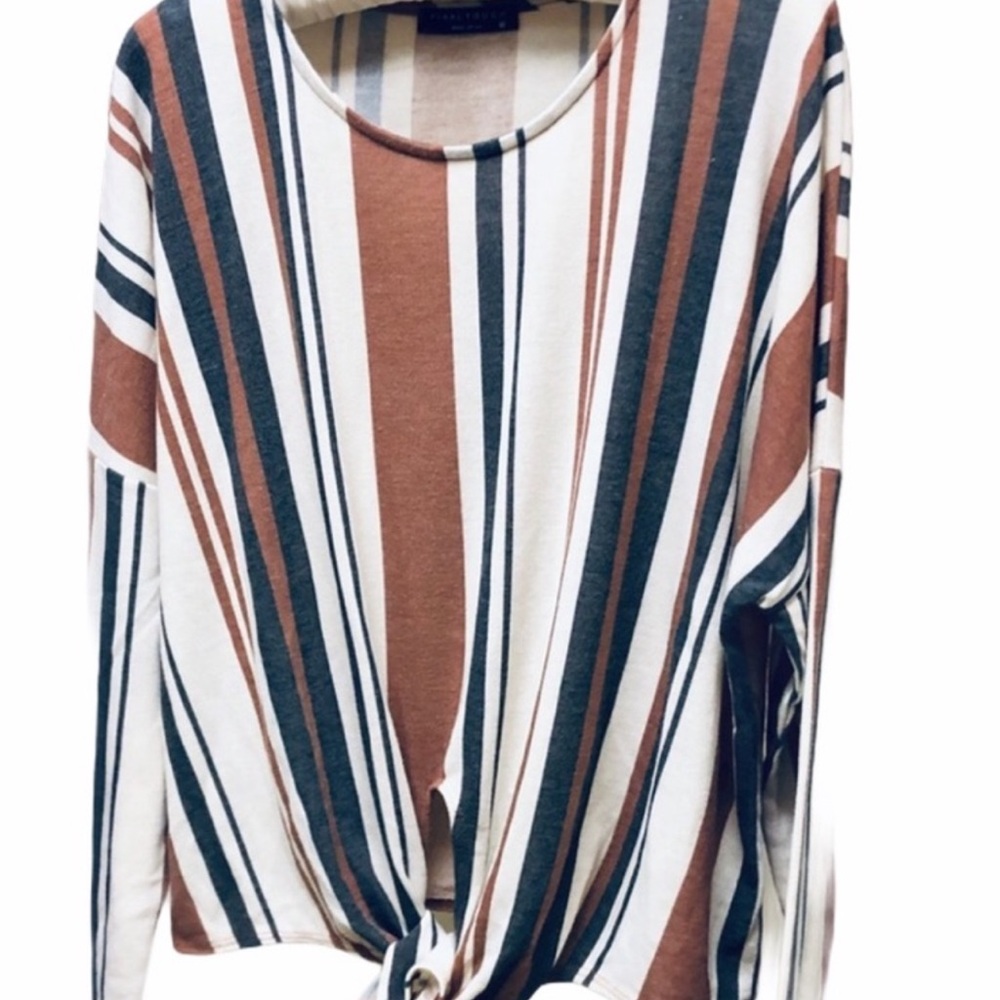 Final Touch Dolman SleeveLong Sleeve Knot Top